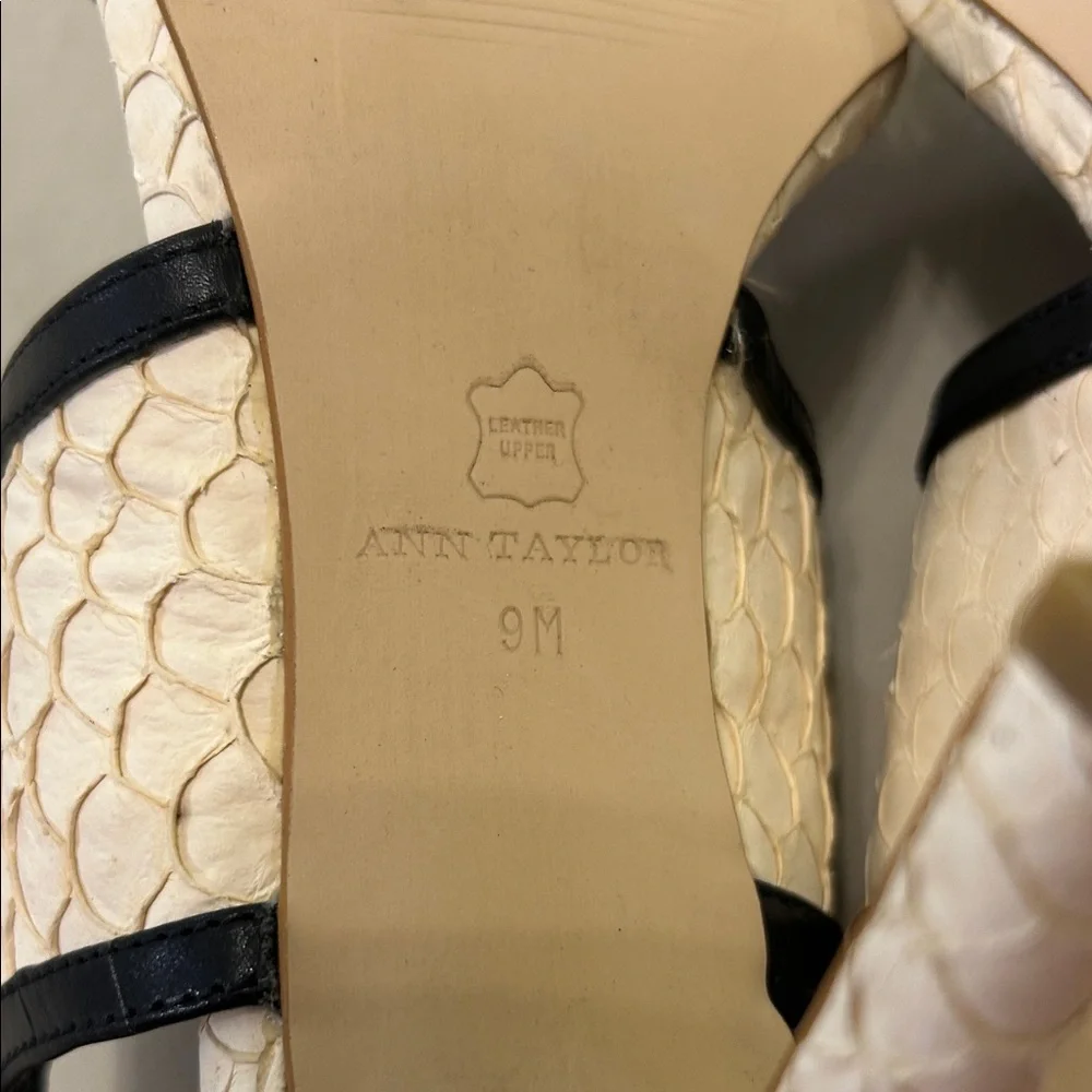 Ann Taylor Shoes Winter White Gwen Lace Up Exotic Heel Sz 9 Black Bow & Tassel - Picture 10 of 10